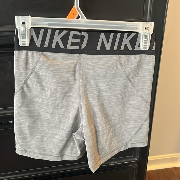 Women’s Nike Pro Dri-fit Shorts - Picture 2 of 4